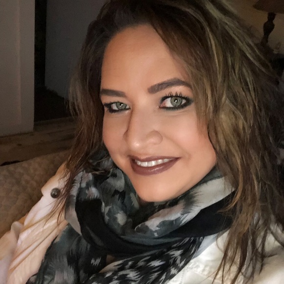 Meet your Posher, Tina - Picture 1 of 1